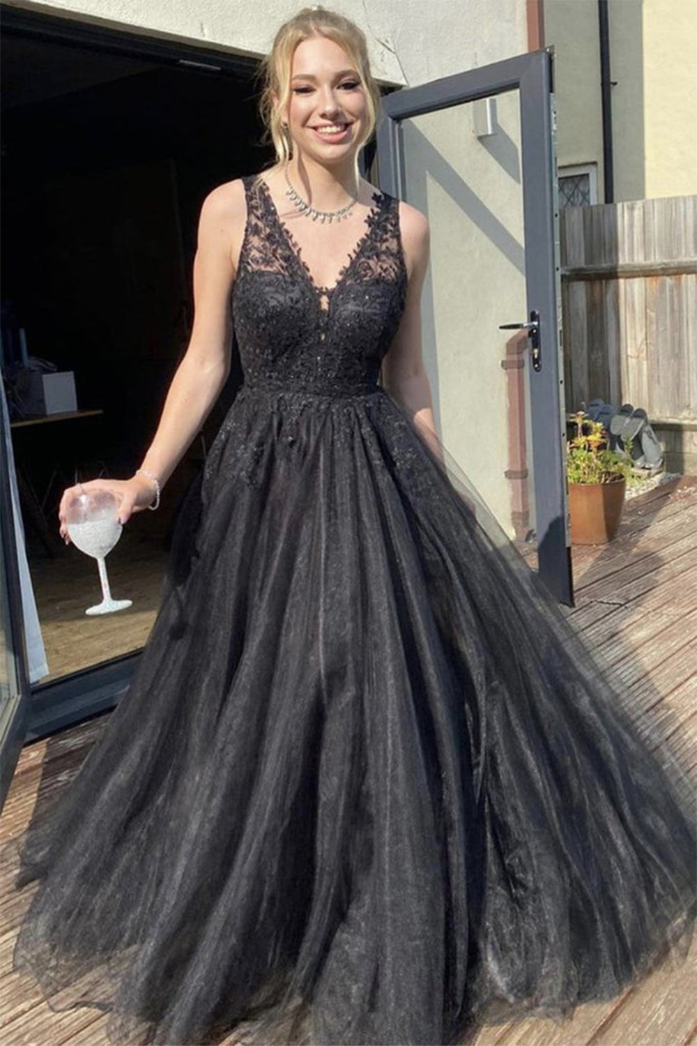 Robe de bal longue à col en V