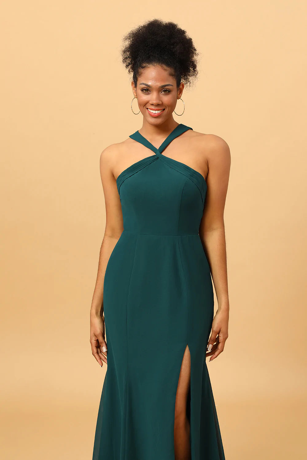 Vestido de dama de honor verde sirena de gasa con abertura
