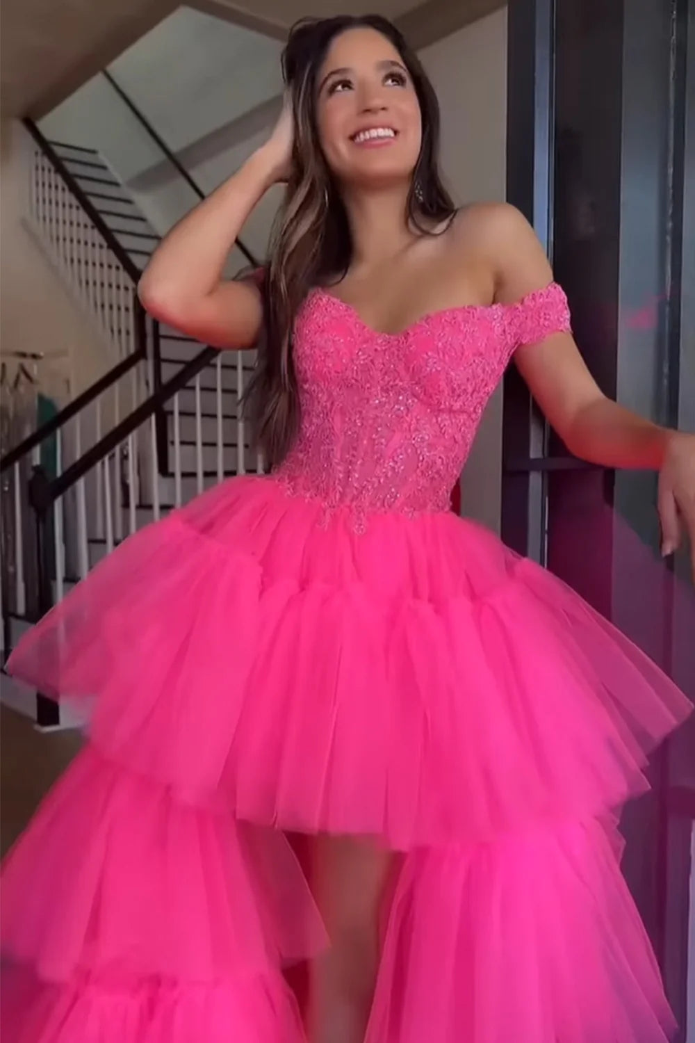 Robe de bal asymétrique en dentelle