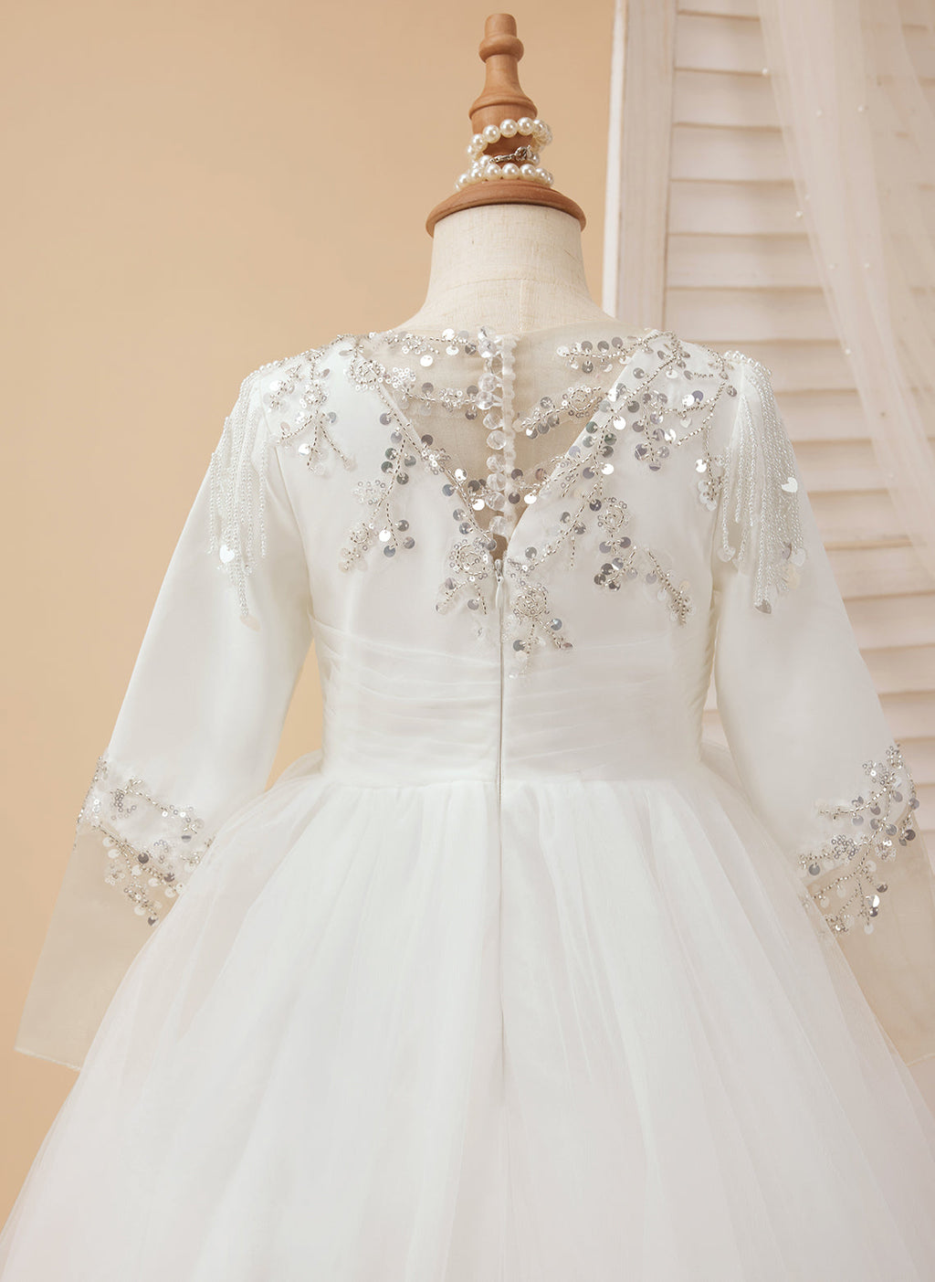 Vestido blanco de niña de las flores para la Primera Comunión, corte en A, satén y tul con cola de corte 