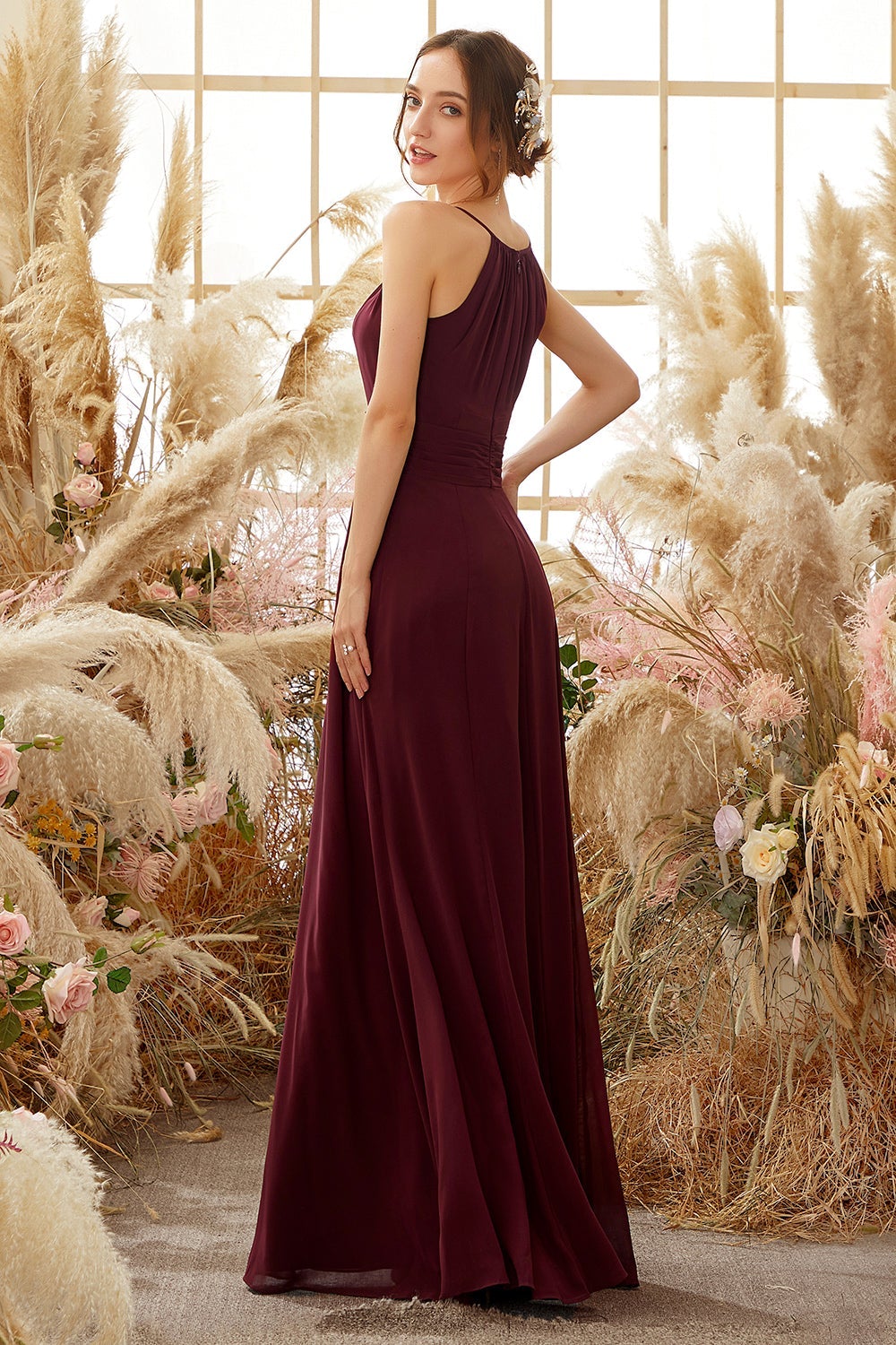 Robe de demoiselle d'honneur élégante en mousseline bordeaux