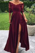 Robe de bal longue bordeaux en dentelle à manches courtes et fente