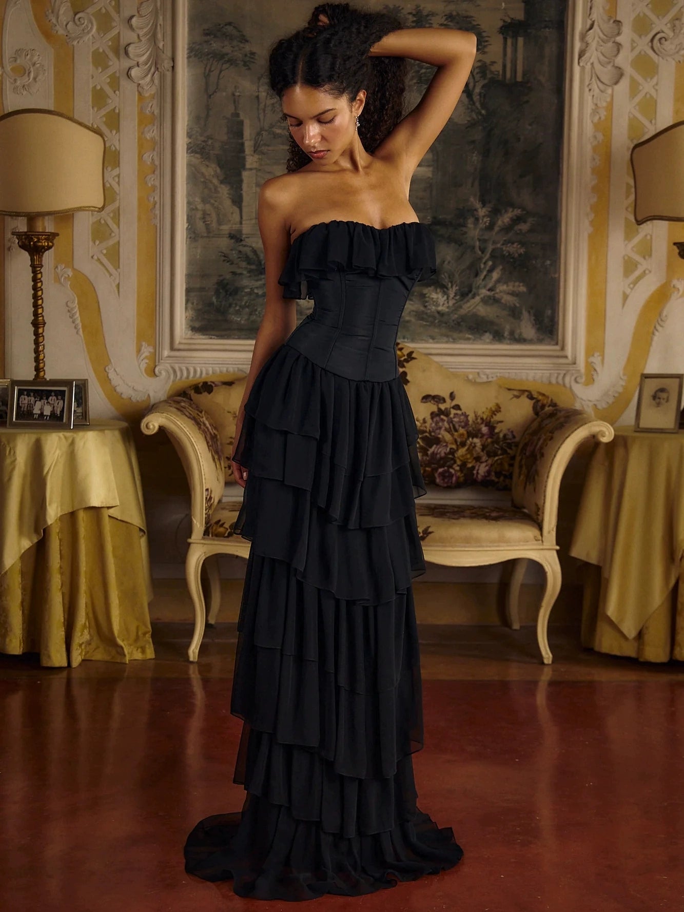 Vestido de noche vintage negro sin tirantes con volantes – Vestido de noche transparente con cintura ceñida para gala y pasarela 