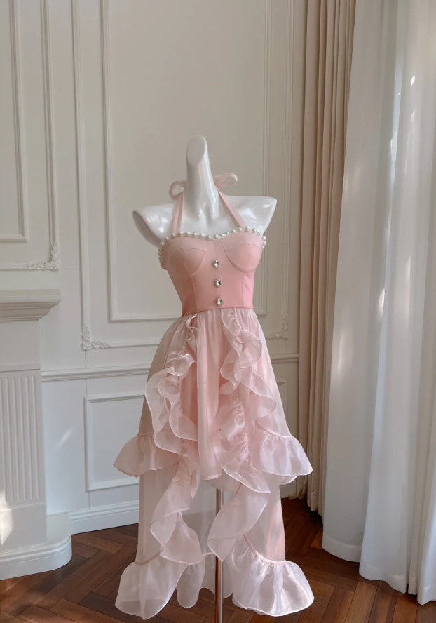 Vestido sencillo de fiesta rosa con escote halter, tul, perlas, cuentas y volantes asimétricos (Y8582)
