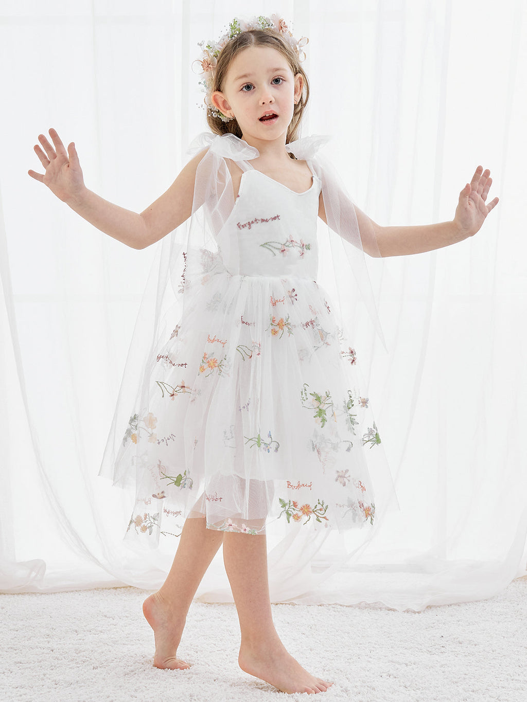 Vestido de niña pequeña de las flores, corte en A, sin mangas, de tul bordado floral. 
