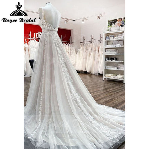 Vestido de novia bohemio color rubor, corte A, tirantes finos, encaje, tul, escote en V, sin mangas, espalda abierta
