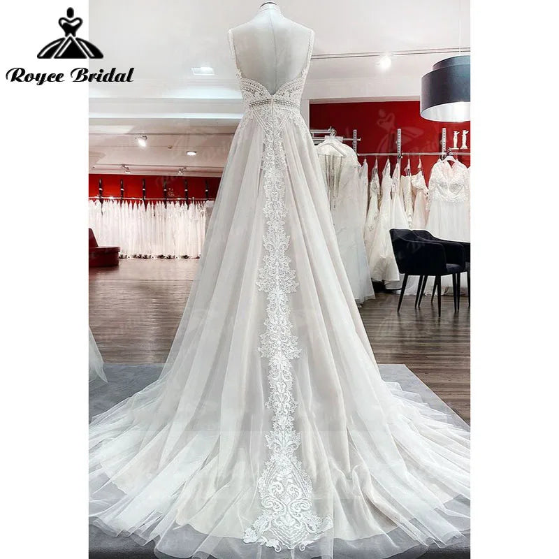 Robe de mariée style bohème rose blush, coupe trapèze, bretelles spaghetti, dos nu, style ROY025