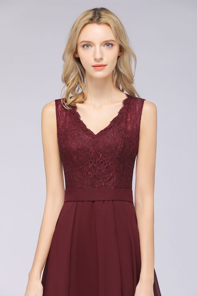 Vestidos de dama de honor de corte A, de gasa, encaje, escote en V, sin mangas y hasta el suelo, con volantes.