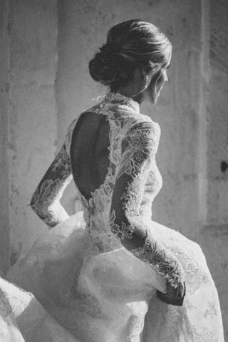 Vestidos de novia de corte A, manga larga, escote cuadrado, largo hasta el suelo, tul, espalda descubierta y encaje.