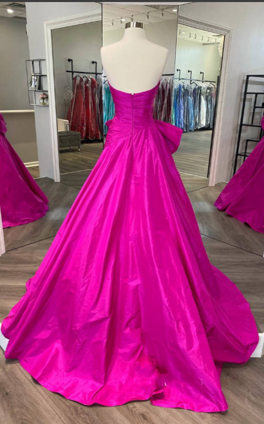 Vestido largo de fiesta de tafetán sin tirantes, corte en A, con abertura