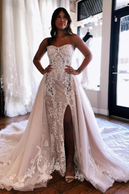 Vestidos de novia de tul con escote corazón, corte en A, largo hasta el suelo, abertura frontal y encaje.