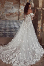 Vestidos de novia de tul sin tirantes, corte línea A, escote corazón y largo hasta el suelo, con apliques