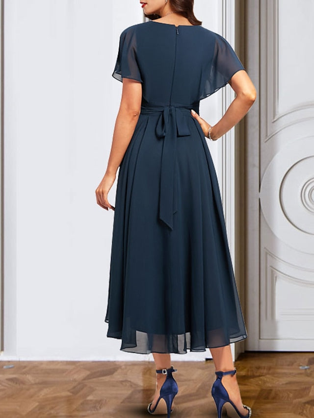 Robe de mère de la mariée en mousseline de soie, coupe trapèze/princesse, col en V, manches courtes, avec ceinture 