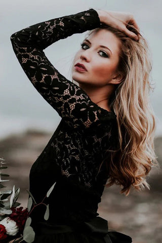 Robe de mariée noire trapèze en dentelle appliquée, style bohème, référence WD744