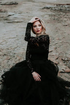 Vestido de novia negro de corte A con apliques de encaje, estilo bohemio, modelo WD744