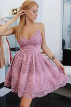 Vestido corto de tirantes finos de encaje corte A para baile de bienvenida o graduación