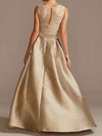 Vestidos de corte princesa/línea A para la madre de la novia, sin mangas, con cuello joya y encaje plisado. 