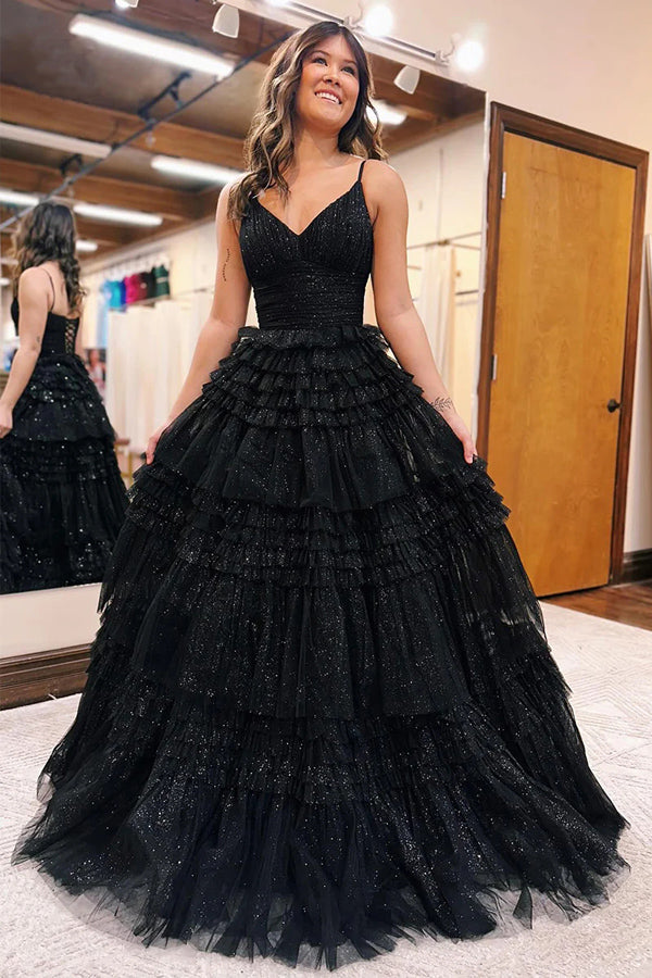 Vestido largo de fiesta de corte A con tirantes finos, escote en V y tul escalonado