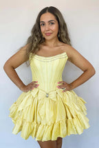 Vestido corto negro de fiesta de bienvenida sin tirantes, corte en A, con lazo PD560