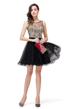 Vestidos de fiesta cortos sin mangas con apliques y corte en A 