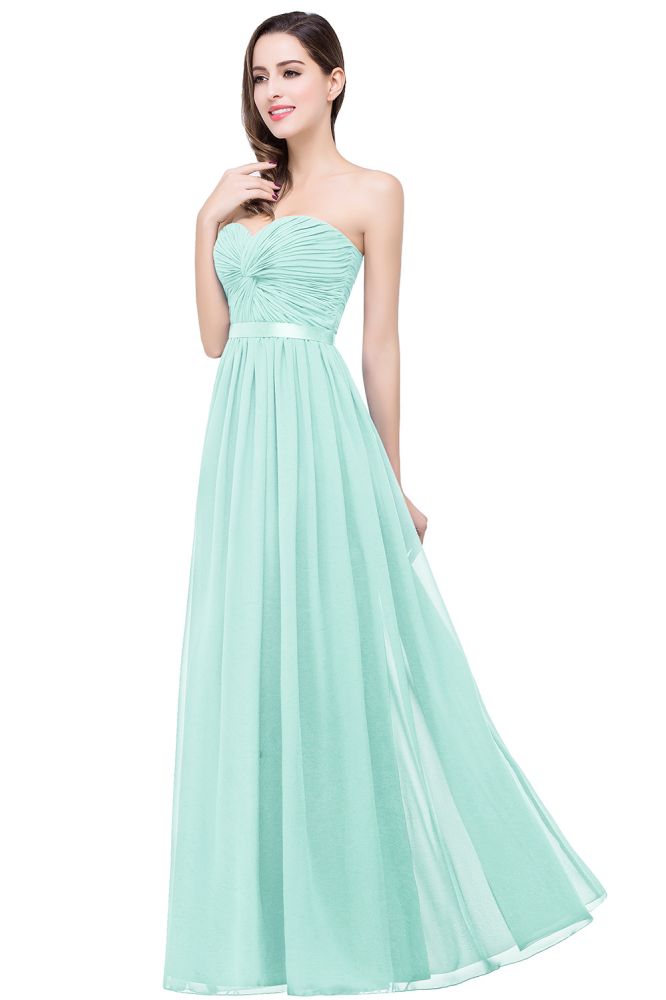 Robe de demoiselle d'honneur bustier en mousseline de soie, coupe trapèze, avec drapé