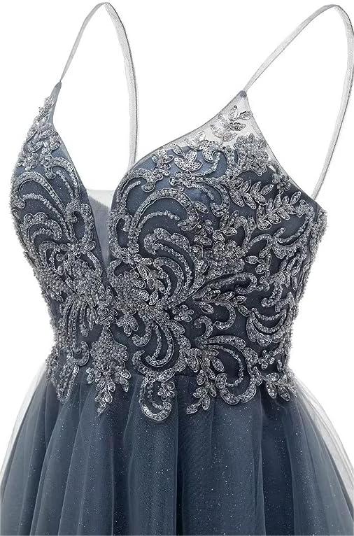 Vestido corto de fiesta de bienvenida con tirantes, apliques y corte en A