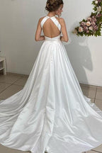 Vestidos de novia largos de satén, corte en A, escote halter, espalda descubierta y cinturón de cuentas WD562