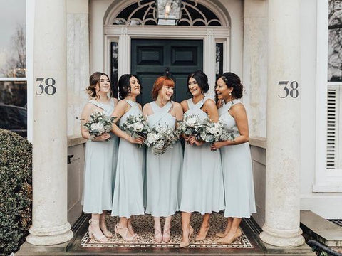 Vestidos de dama de honor de corte A, escote halter, plisados, de gasa, sin mangas, hasta la rodilla BD085