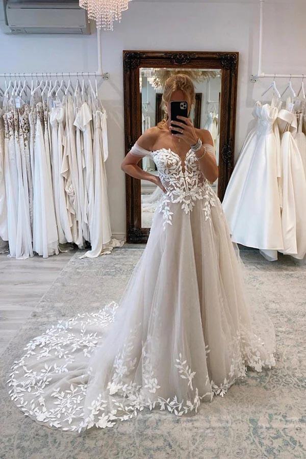 Vestido de novia corte A con hombros descubiertos y apliques de encaje WD664