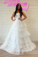Vestido de graduación de tul multicapa plisado sin tirantes SYP148