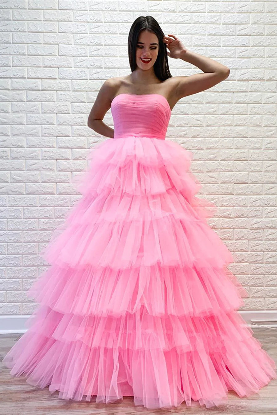 Vestido de graduación de tul multicapa plisado sin tirantes SYP148
