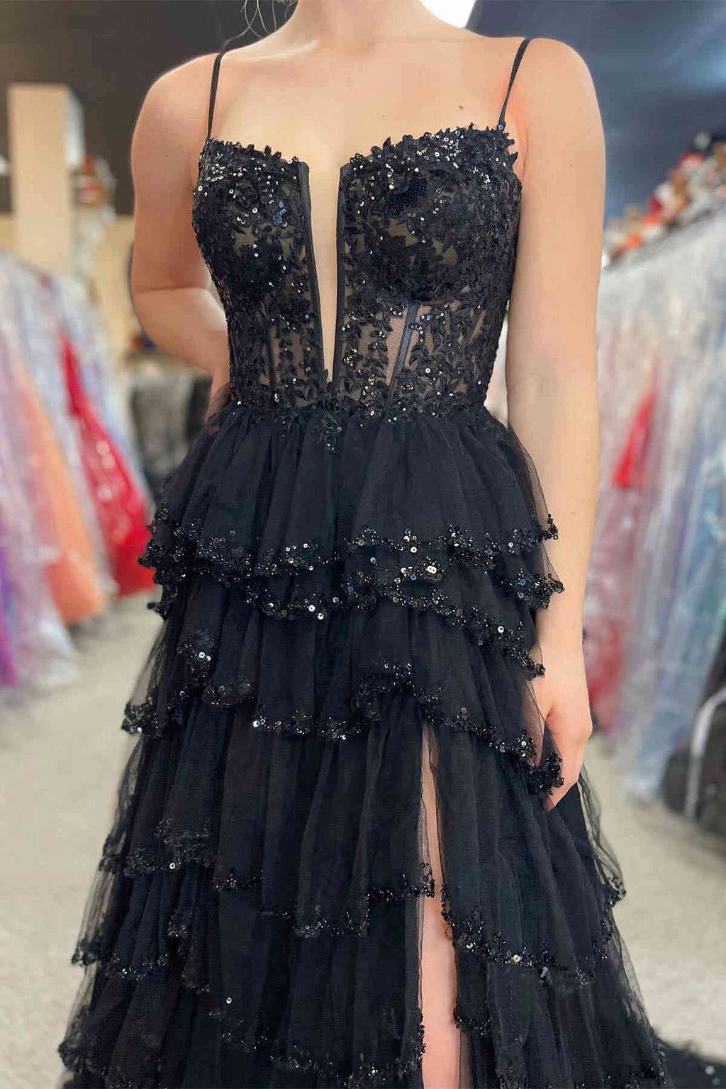 Vestidos de fiesta de encaje rosa con lentejuelas, escote pronunciado y tirantes en línea A