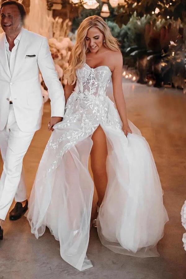 Vestido de novia largo estilo boho con escote corazón y apliques de encaje WD753
