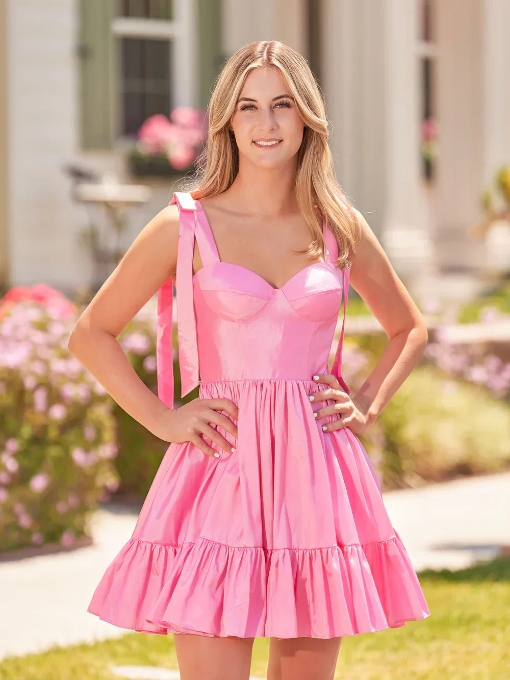 Vestido de fiesta de corte A con escote corazón, volantes y tirantes con lazo SYH104
