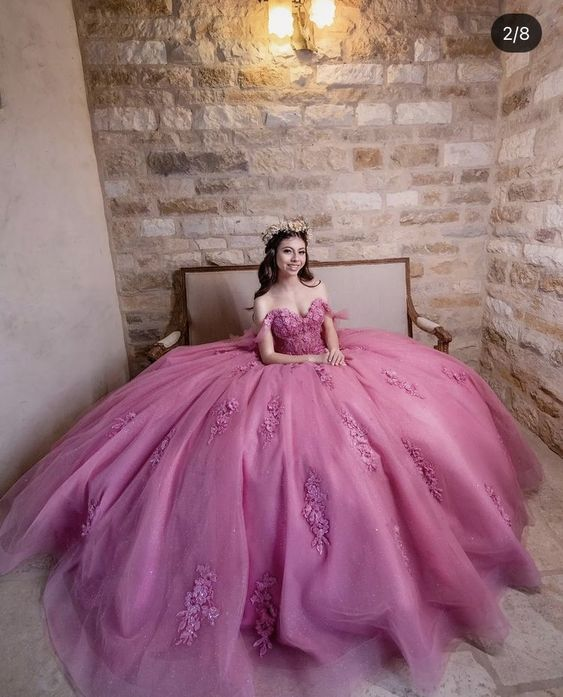 Vestido de fiesta de cumpleaños de lujo color rosa empolvado con hombros descubiertos, encaje y apliques de flores en 3D Y7016