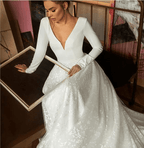 Vestido de novia de playa elegante, corte en A, manga larga y escote en V WD551