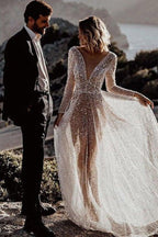 Vestido de novia brillante de corte línea, escote en V profundo y mangas largas con transparencias WD569