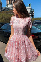 Vestido corto de fiesta de encaje de manga corta estilo línea A, vestido corto para baile de bienvenida PD451