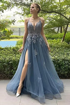 Vestido largo de fiesta de corte A con tirantes finos, corsé y abertura en la espalda