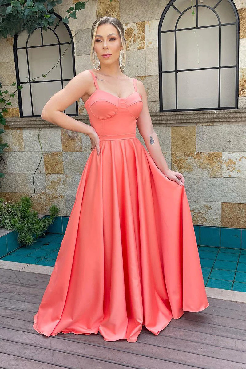 Vestido largo de dama de honor con escote corazón, tirantes finos y corte en A, modelo BD110