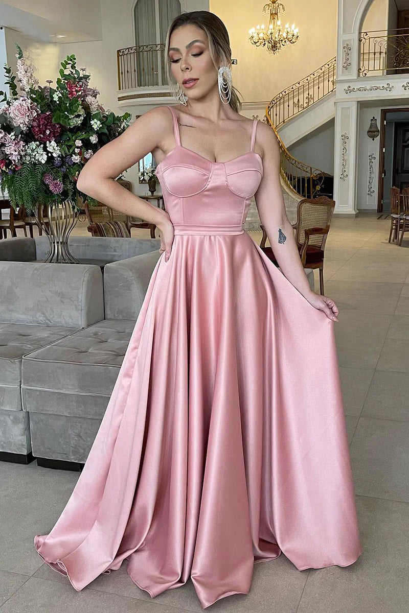 Vestido largo de dama de honor con escote corazón, tirantes finos y corte en A, modelo BD110