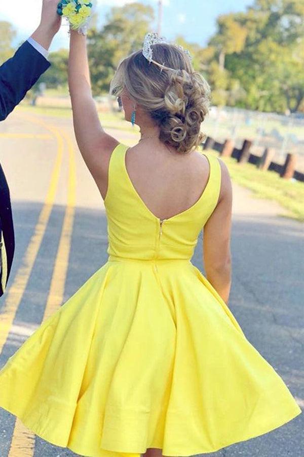 Vestidos cortos de fiesta amarillos de satén con escote en V y corte en A, modelo PD467