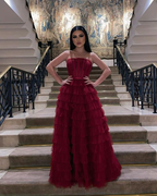 Elegante vestido de noche sin tirantes, corte en A y varias capas. Vestido de gala chic Y5331