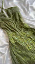 Robe de bal unique en mousseline de soie verte ornée de sequins et de perles, Y8308