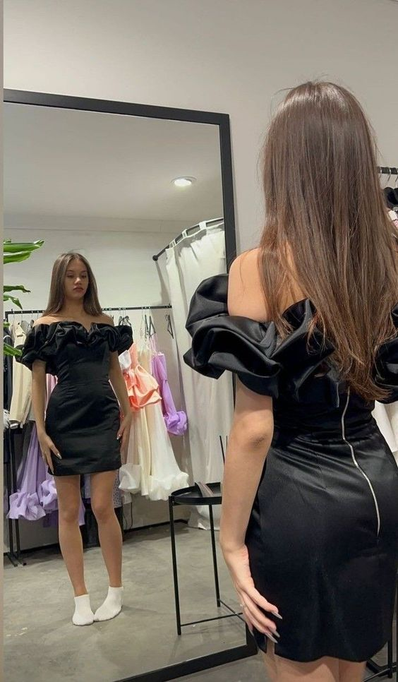 Vestido ajustado de satén negro con volantes para fiesta de bienvenida Y6253