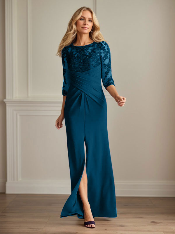 Vestido de madrina de la novia color ciruela, de encaje elástico y corte sirena. 