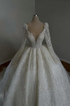 Magnifiques robes de mariée longues de style princesse, coupe trapèze, col en V, ornées de dentelle et de perles, avec manches longues