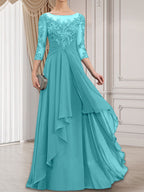 Robe de mariée en mousseline de dentelle, coupe trapèze, décolleté illusion, longueur au sol, avec volants cascade, idéale pour la mère de la mariée.