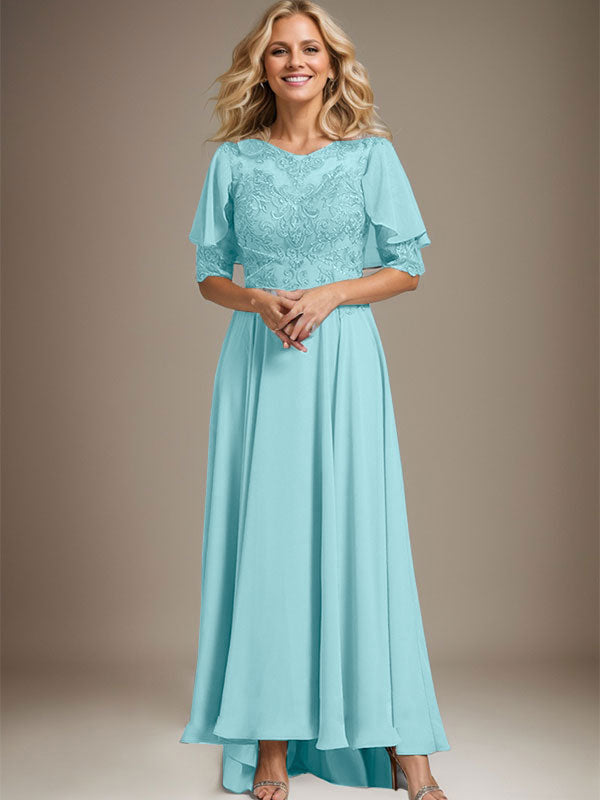 Vestido de novia asimétrico de gasa con encaje, corte en A, escote redondo y ilusión, con pedrería. 