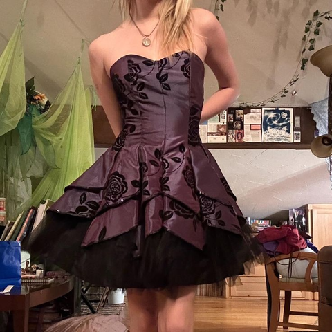 Robe de bal courte vintage sans bretelles en satin et tulle à volants, modèle Y8106